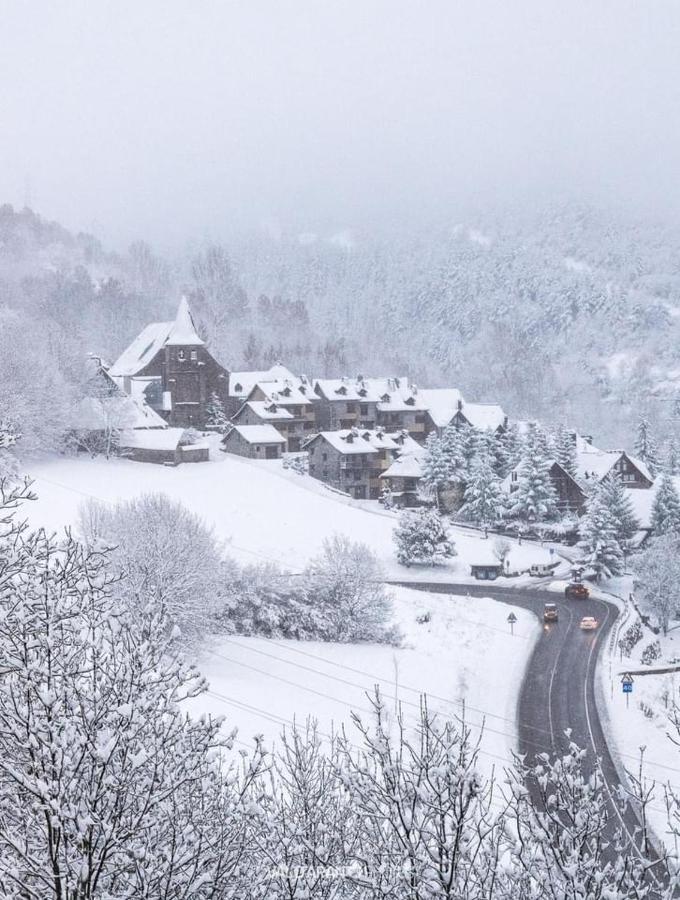 Tredos, Casa Adosada. Baqueira Apartment Bagian luar foto